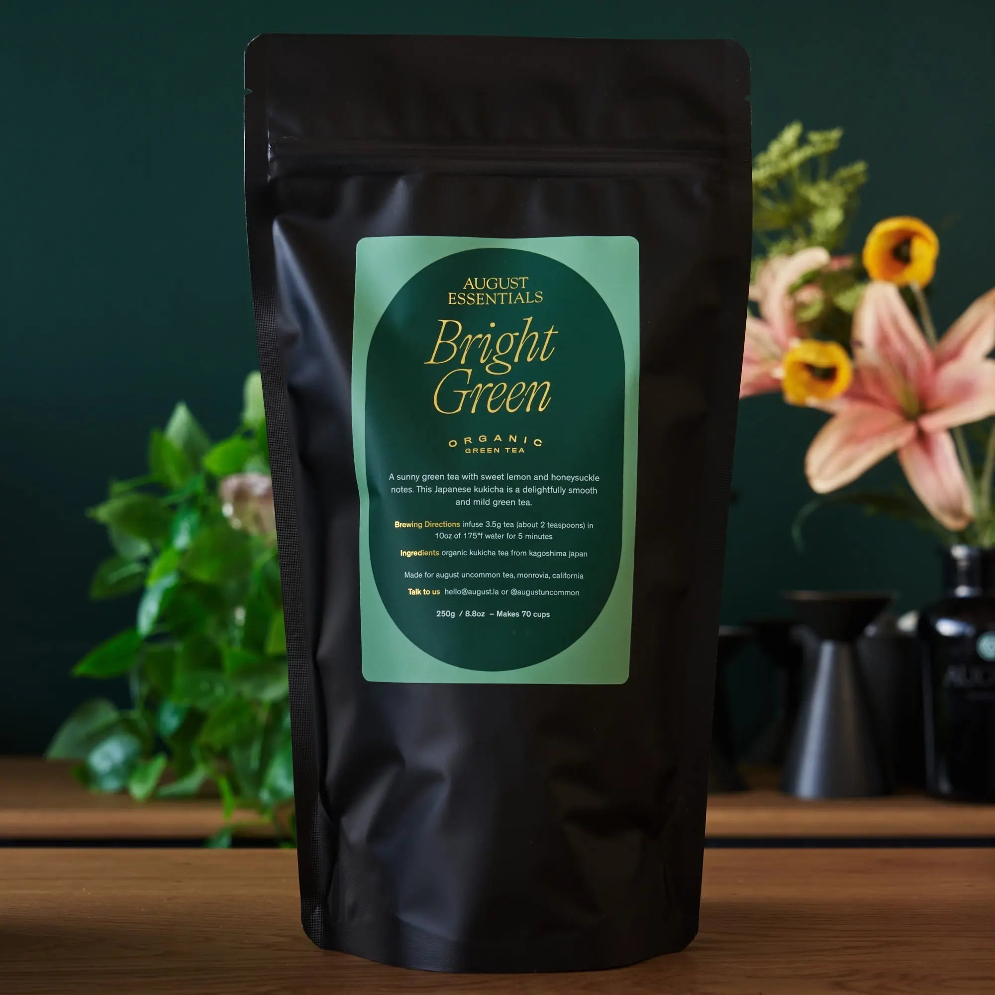 Essentials Bright Green Green Tea organic kukicha from Japan with lemon and honeysuckle notes